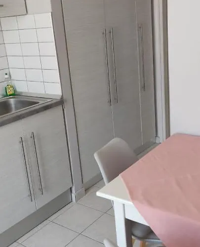 アパート Simplicity マルマリ